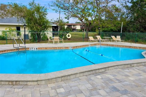 Townhouse in Sarasota, Florida 2 bedrooms, 102.56 sq.m. № 1913473 - photo 28