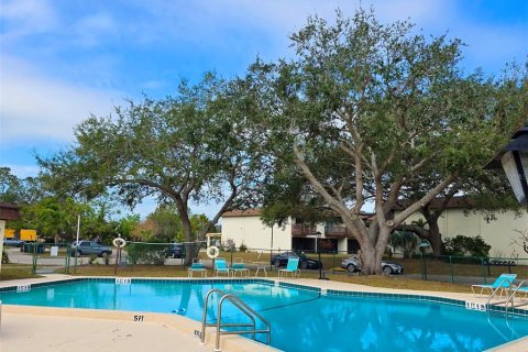 Townhouse in Sarasota, Florida 2 bedrooms, 102.56 sq.m. № 1913473 - photo 26