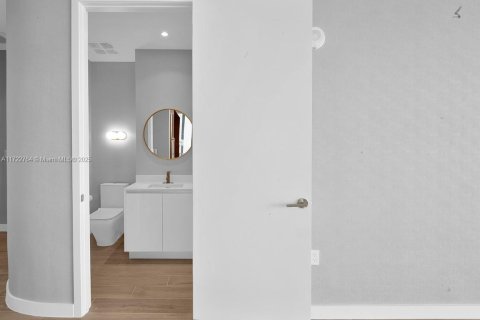 Condo in Miami, Florida, 3 bedrooms  № 1474822 - photo 19