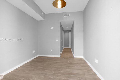 Condo in Miami, Florida, 3 bedrooms  № 1474822 - photo 27