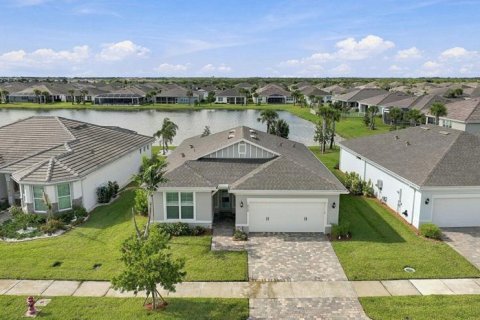 House in Port St. Lucie, Florida 3 bedrooms, 153.38 sq.m. № 2412233