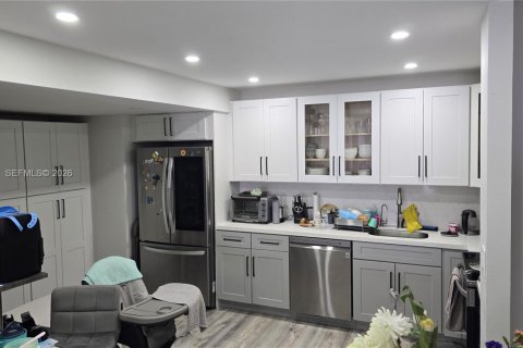 Купить кондоминиум в Халландейл-Бич, Флорида 2 спальни, 146.79м2, № 2006360 - фото 21