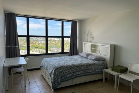 Купить кондоминиум в Халландейл-Бич, Флорида 2 спальни, 146.79м2, № 2006360 - фото 26