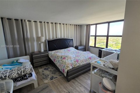 Купить кондоминиум в Халландейл-Бич, Флорида 2 спальни, 146.79м2, № 2006360 - фото 18