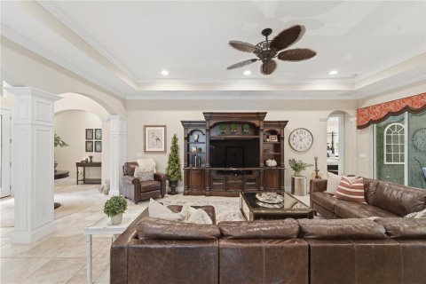 House in DeLand, Florida 3 bedrooms, 280.56 sq.m. № 2199341 - photo 6