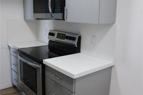 Condominio en venta en Hollywood, Florida, 1 dormitorio, 78.41 m2 № 1715171 - foto 6