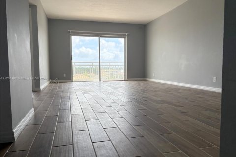 Condominio en venta en Hollywood, Florida, 1 dormitorio, 78.41 m2 № 1715171 - foto 20