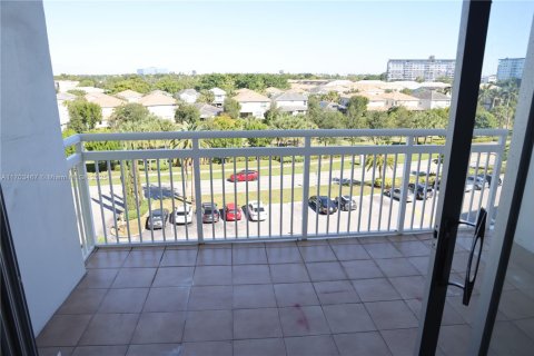 Condominio en venta en Hollywood, Florida, 1 dormitorio, 78.41 m2 № 1715171 - foto 4