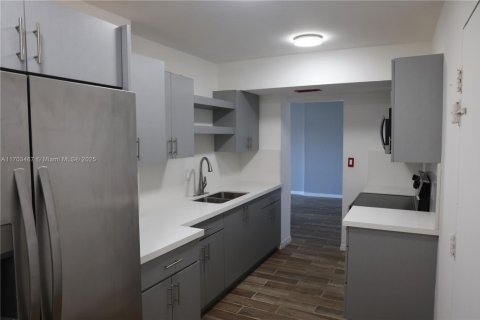 Condominio en venta en Hollywood, Florida, 1 dormitorio, 78.41 m2 № 1715171 - foto 5
