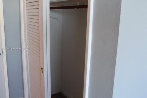 Condominio en venta en Hollywood, Florida, 1 dormitorio, 78.41 m2 № 1715171 - foto 17