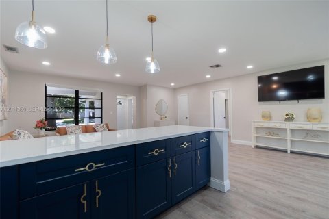 House in North Palm Beach, Florida 4 bedrooms, 150.13 sq.m. № 2074498 - photo 23