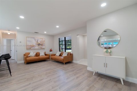 House in North Palm Beach, Florida 4 bedrooms, 150.13 sq.m. № 2074498 - photo 14