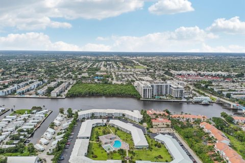 Купить кондоминиум в Оушен-Ридж, Флорида 5 комнат, 101.08м2, № 2261919 - фото 30