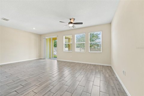 Townhouse in Orlando, Florida 3 bedrooms, 161.74 sq.m. № 2394116 - photo 4