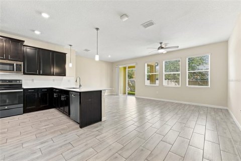 Townhouse in Orlando, Florida 3 bedrooms, 161.74 sq.m. № 2394116 - photo 3