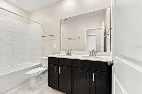 Townhouse in Orlando, Florida 3 bedrooms, 161.74 sq.m. № 2394116 - photo 28