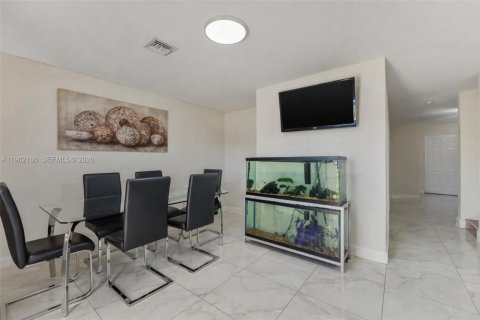Condo in Homestead, Florida, 3 bedrooms № 2029253 - photo 10