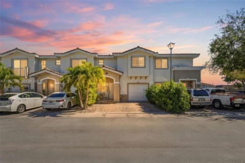 Condo in Homestead, Florida, 3 bedrooms № 2029253 - photo 2