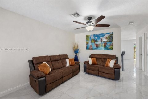 Condo in Homestead, Florida, 3 bedrooms № 2029253 - photo 3