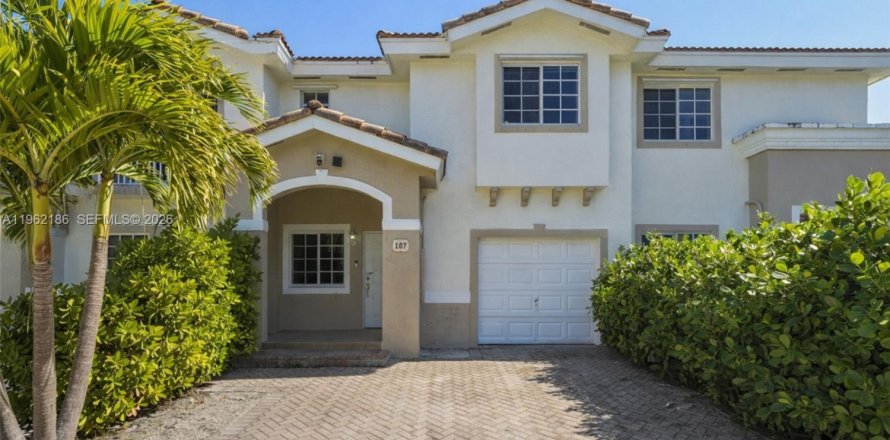 Condo in Homestead, Florida, 3 bedrooms № 2029253