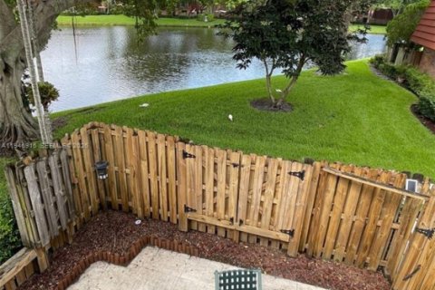 Townhouse in Plantation, Florida 2 bedrooms, 127.46 sq.m. № 2003080 - photo 14