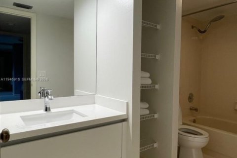 Townhouse in Plantation, Florida 2 bedrooms, 127.46 sq.m. № 2003080 - photo 28