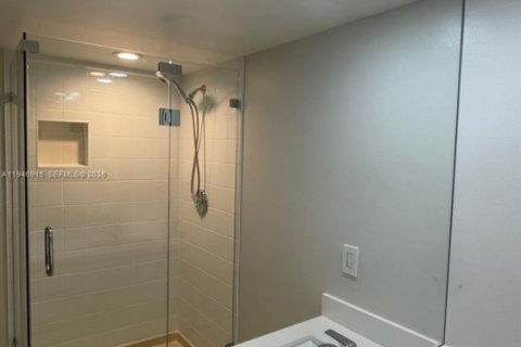 Townhouse in Plantation, Florida 2 bedrooms, 127.46 sq.m. № 2003080 - photo 27