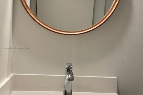 Townhouse in Plantation, Florida 2 bedrooms, 127.46 sq.m. № 2003080 - photo 30