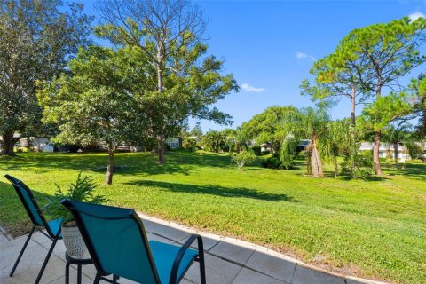 House in Palm Harbor, Florida 2 bedrooms, 174.56 sq.m. № 2394156 - photo 24
