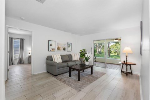House in Palm Harbor, Florida 2 bedrooms, 174.56 sq.m. № 2394156 - photo 6