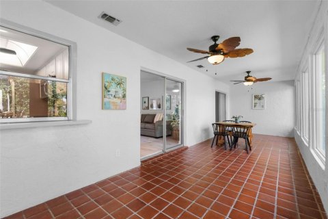 House in Palm Harbor, Florida 2 bedrooms, 174.56 sq.m. № 2394156 - photo 29