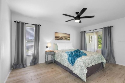 House in Palm Harbor, Florida 2 bedrooms, 174.56 sq.m. № 2394156 - photo 12