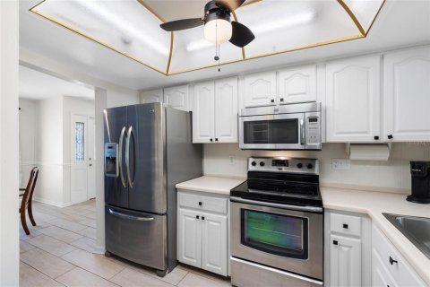 House in Palm Harbor, Florida 2 bedrooms, 174.56 sq.m. № 2394156 - photo 7