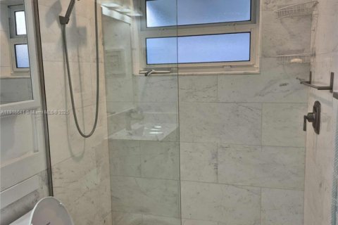 Villa ou maison à vendre à Tamarac, Floride: 2 chambres, 93.09 m2 № 1971970 - photo 14