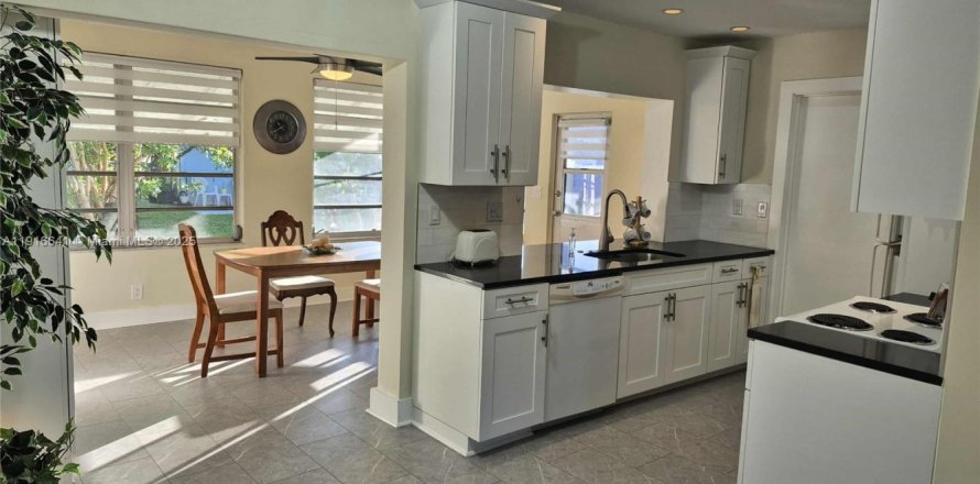 Villa ou maison à Tamarac, Floride 2 chambres, 93.09 m2 № 1971970