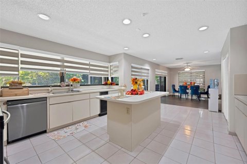 House in Pinecrest, Florida 4 bedrooms, 304.72 sq.m. № 1988475 - photo 7