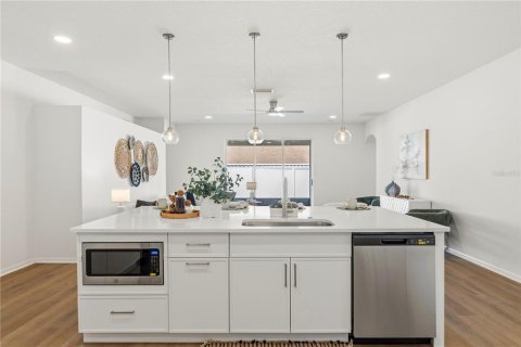 Villa ou maison à vendre à Tampa, Floride: 4 chambres, 224.82 m2 № 2431640 - photo 11