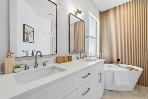Villa ou maison à vendre à Tampa, Floride: 4 chambres, 224.82 m2 № 2431640 - photo 28