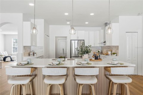 Villa ou maison à vendre à Tampa, Floride: 4 chambres, 224.82 m2 № 2431640 - photo 2