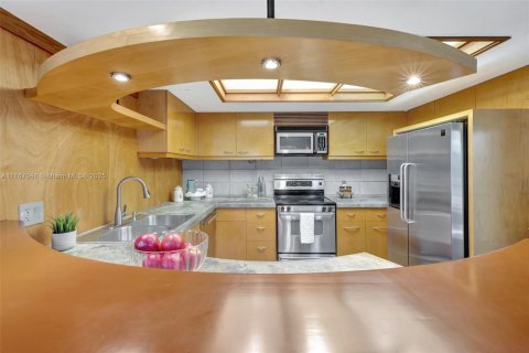 House in Fort Lauderdale, Florida 4 bedrooms, 203.73 sq.m. № 1755725 - photo 18