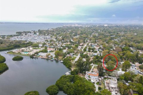 House in Gulfport, Florida 2 bedrooms, 80.64 sq.m. № 1514127 - photo 3