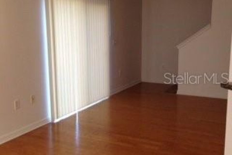 Townhouse in Saint Petersburg, Florida 3 bedrooms, 156.54 sq.m. № 2285558 - photo 11