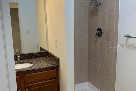 Townhouse in Saint Petersburg, Florida 3 bedrooms, 156.54 sq.m. № 2285558 - photo 2