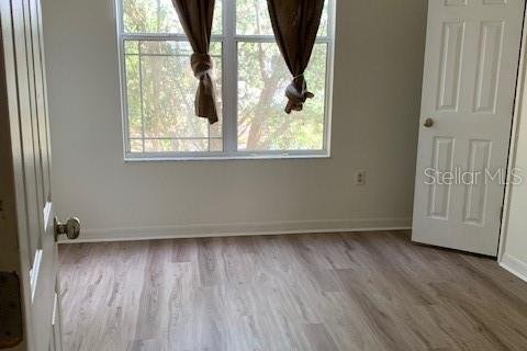 Townhouse in Saint Petersburg, Florida 3 bedrooms, 156.54 sq.m. № 2285558 - photo 4