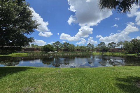 Condo in Orlando, Florida, 2 bedrooms  № 1841217 - photo 23