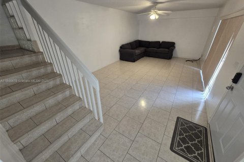 Condo in Orlando, Florida, 2 bedrooms  № 1841217 - photo 16