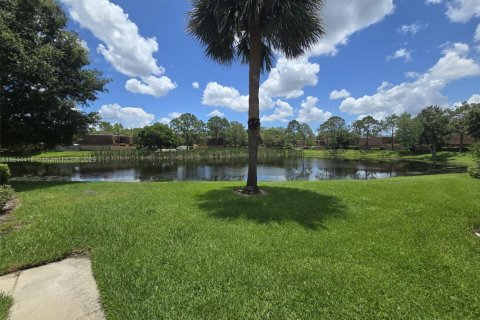 Condo in Orlando, Florida, 2 bedrooms  № 1841217 - photo 26