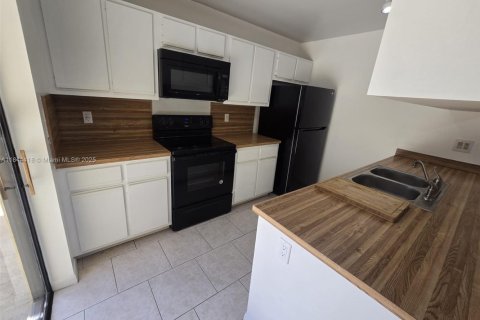 Condo in Orlando, Florida, 2 bedrooms  № 1841217 - photo 24