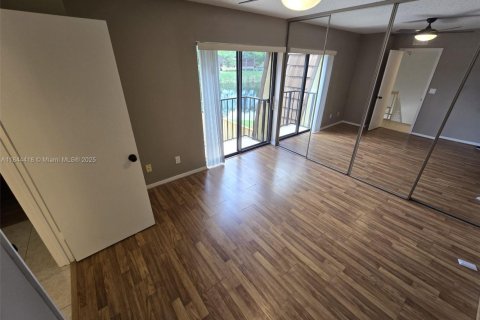 Condo in Orlando, Florida, 2 bedrooms  № 1841217 - photo 14
