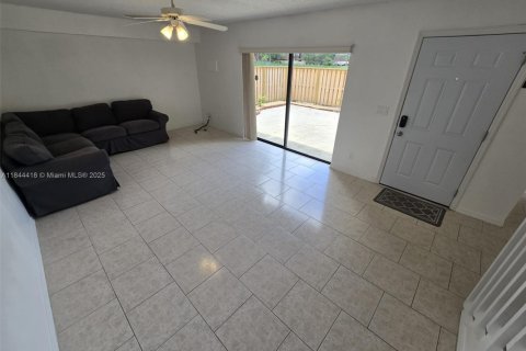 Condo in Orlando, Florida, 2 bedrooms  № 1841217 - photo 12